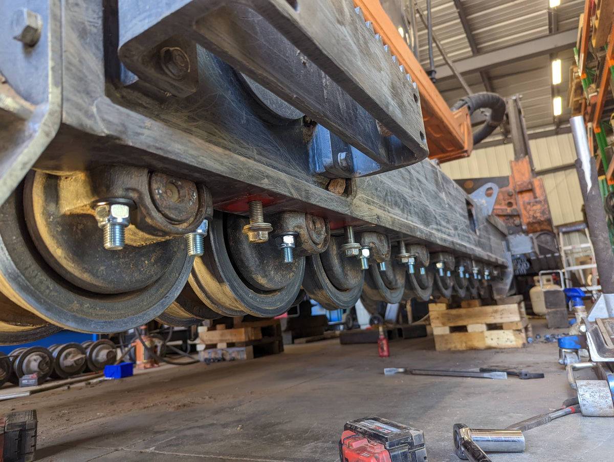 PT300 Track Roller Bolts